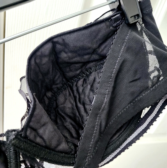 📌 NA - Picture 8 of 14